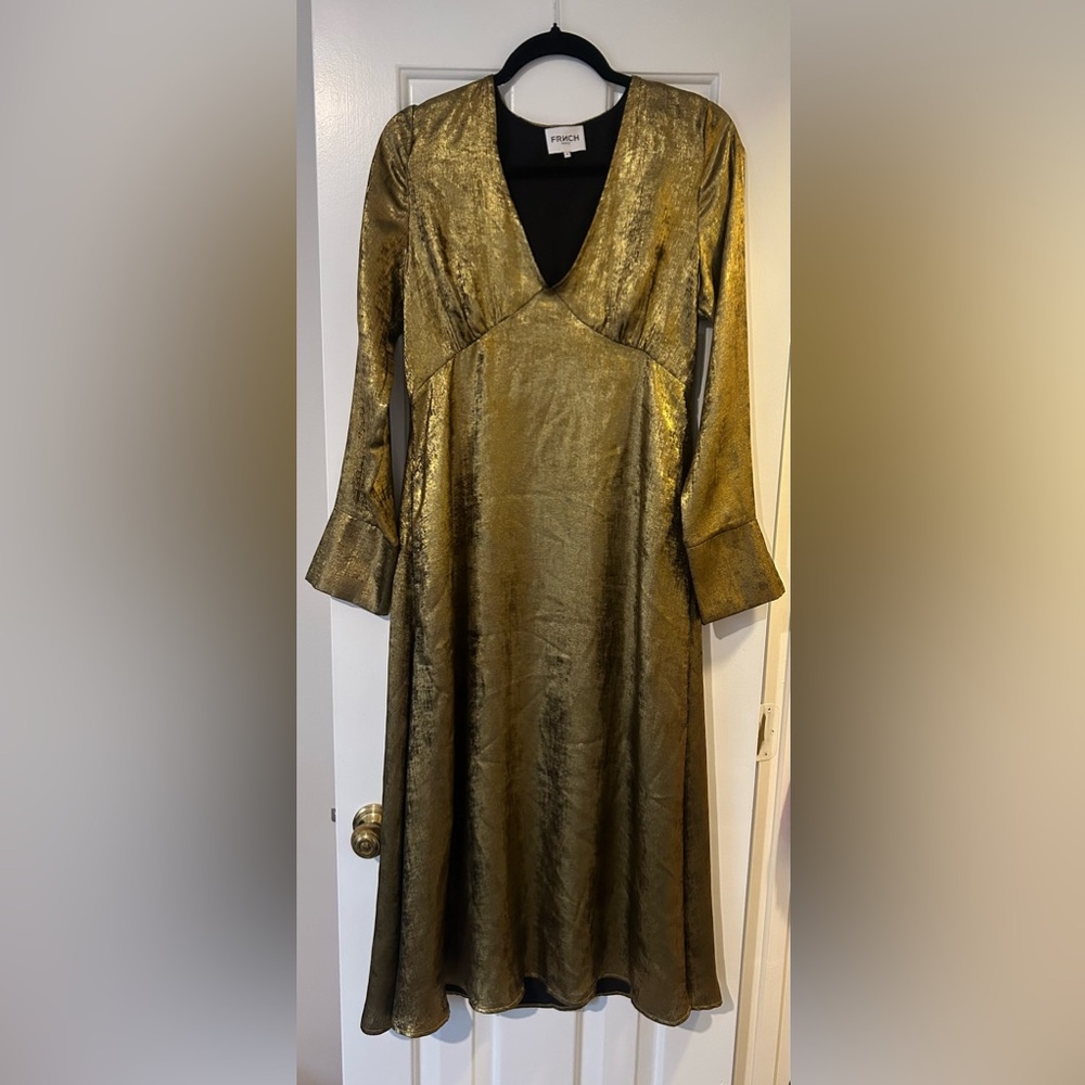Elegant Gold Long Sleeve Dress